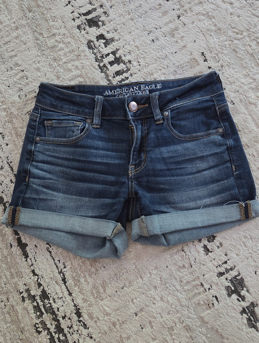 American Eagle Midi Shorts - Picture 2 of 4